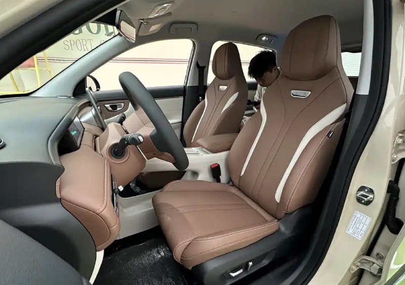 Новый бюджетный электрокроссовер Wuling Binguo S от совместного проекта GM и SAIC Новый бюджетный электрокроссовер Wuling Binguo S от совместного проекта GM и SAIC