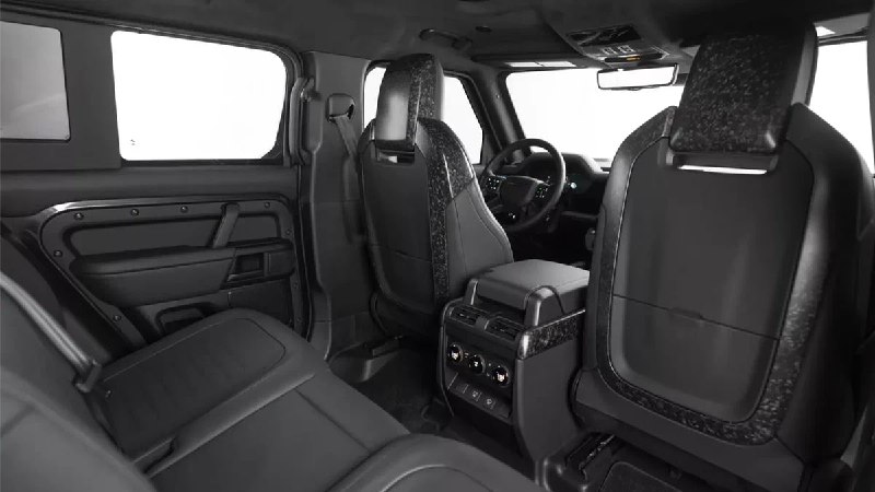 Канадское ателье превратило Land Rover Defender в бронированный внедорожник высокого уровня защиты Канадское ателье превратило Land Rover Defender в бронированный внедорожник высокого уровня защиты
