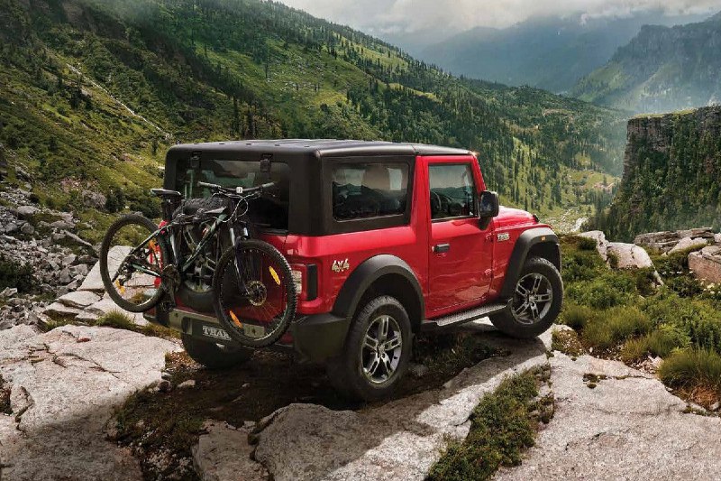 Обновление внедорожника Mahindra Thar: новые цвета и улучшения интерьера Обновление внедорожника Mahindra Thar: новые цвета и улучшения интерьера