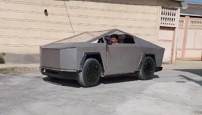 Школьник в Таджикистане создал самодельный электромобиль Школьник в Таджикистане создал самодельный электромобиль