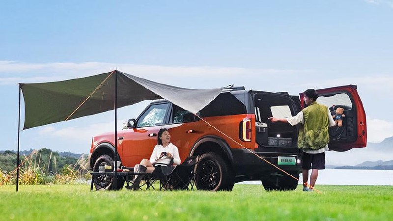 Ford Bronco в Китае получил кемпер-пакет с подъемной крышей Ford Bronco в Китае получил кемпер-пакет с подъемной крышей