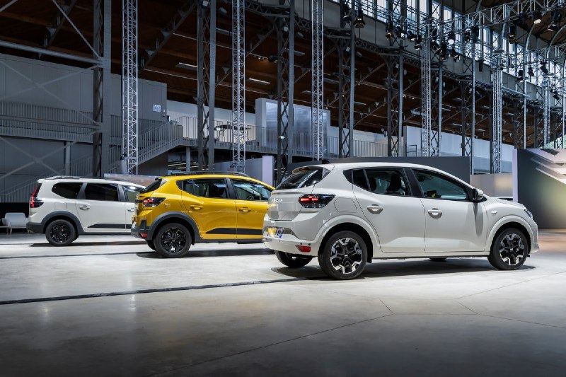 Обновленный модельный ряд бюджетных автомобилей Dacia: новый дизайн и технологии Обновленный модельный ряд бюджетных автомобилей Dacia: новый дизайн и технологии