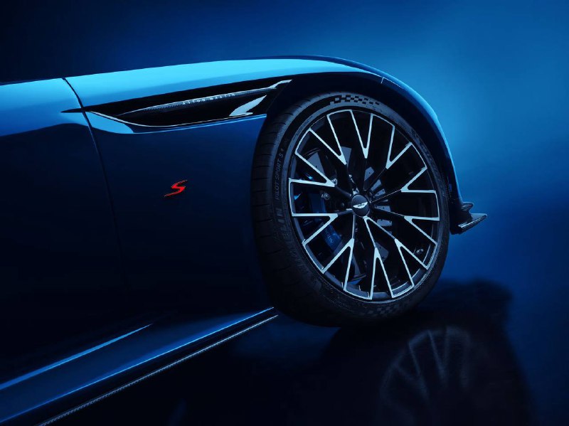 Новый Aston Martin DB12 S: максимальная мощь и гоночная управляемость Новый Aston Martin DB12 S: максимальная мощь и гоночная управляемость
