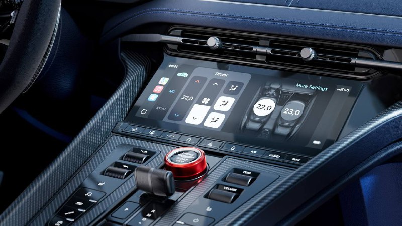 Новый Aston Martin DB12 S: максимальная мощь и гоночная управляемость Новый Aston Martin DB12 S: максимальная мощь и гоночная управляемость