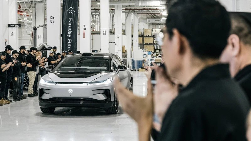 Взрыв прототипа электромобиля Faraday Future FF91 в офисе компании Взрыв прототипа электромобиля Faraday Future FF91 в офисе компании
