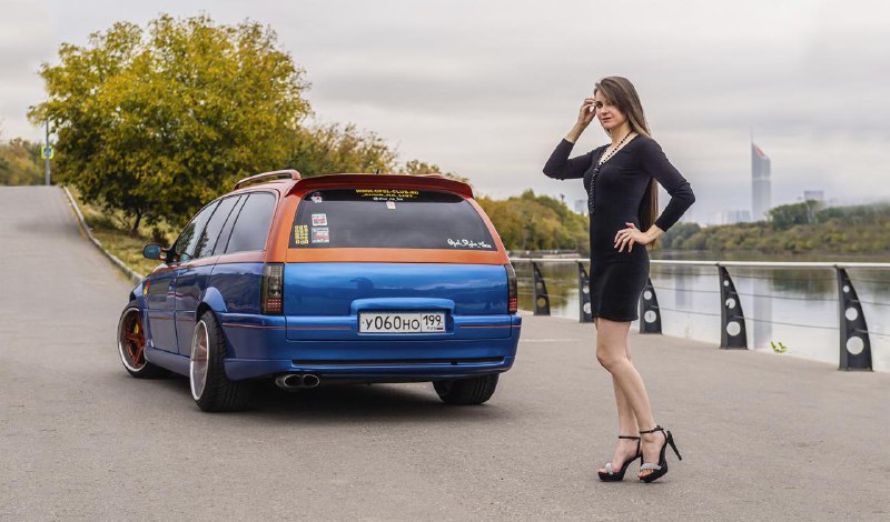 Кастомизированный Opel Omega: яркое превращение с мощным сердцем Кастомизированный Opel Omega: яркое превращение с мощным сердцем