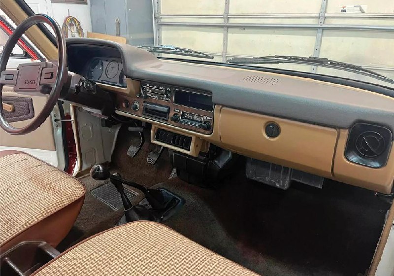 Восстановленный классический пикап Toyota 1981 года готов к продаже