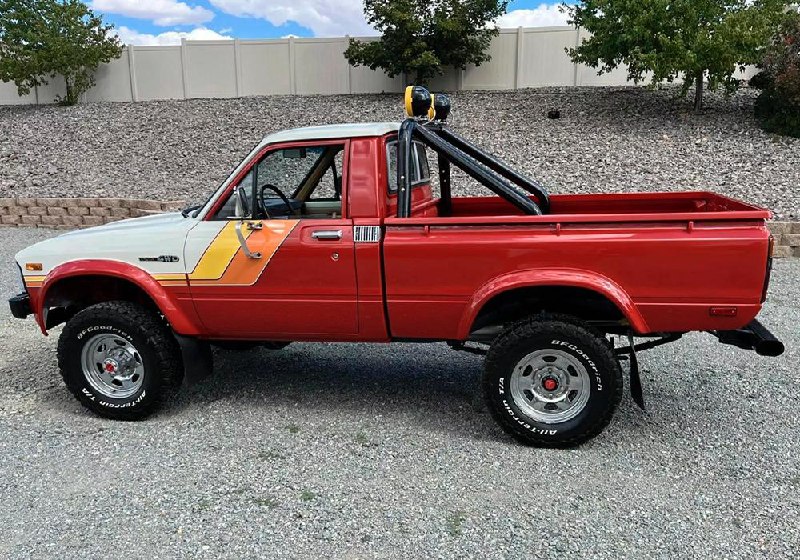 Восстановленный классический пикап Toyota 1981 года готов к продаже