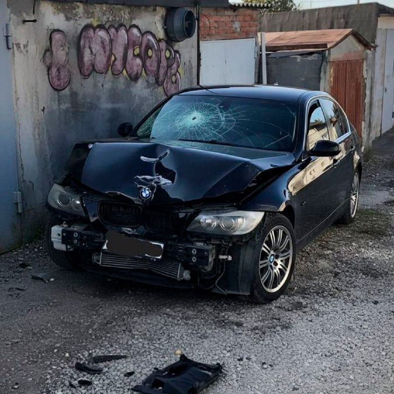 Создание фейковых фотографий поврежденных автомобилей для шуток и проверки реакций Создание фейковых фотографий поврежденных автомобилей для шуток и проверки реакций