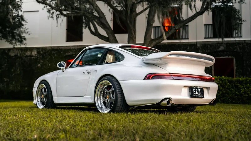 Модернизированный Porsche 911 поколение 993 от английских специалистов Модернизированный Porsche 911 поколение 993 от английских специалистов