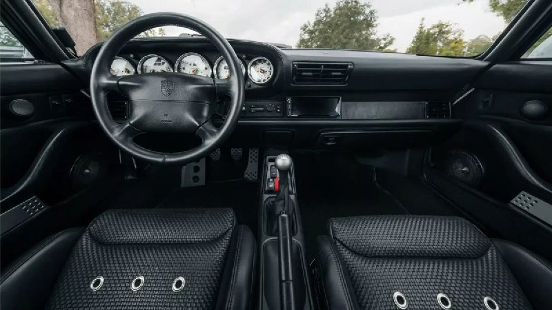 Модернизированный Porsche 911 поколение 993 от английских специалистов Модернизированный Porsche 911 поколение 993 от английских специалистов