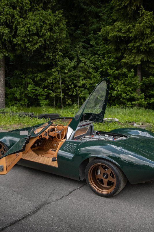 Редчайший спортивный автомобиль Jaguar XJ13, связанный с Джоном Синой, теперь в России Редчайший спортивный автомобиль Jaguar XJ13, связанный с Джоном Синой, теперь в России