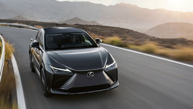 Lexus анонсирует новый электрокроссовер RZ550e F Sport с инновационными технологиями управления Lexus анонсирует новый электрокроссовер RZ550e F Sport с инновационными технологиями управления