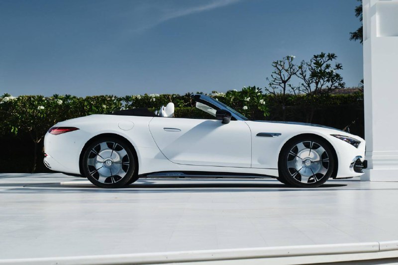 Новый роскошный родстер Mercedes-Benz Maybach SL 680 Monogram Series представлен официально