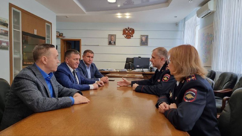 Обсуждение мер повышения безопасности дорожного движения в Воронежской области Обсуждение мер повышения безопасности дорожного движения в Воронежской области