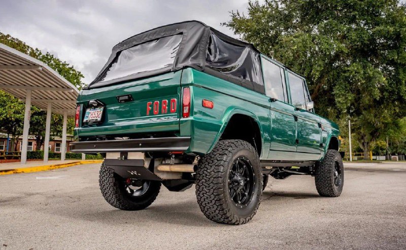 Редкий классический Ford Bronco готов к торгу на аукционе Редкий классический Ford Bronco готов к торгу на аукционе