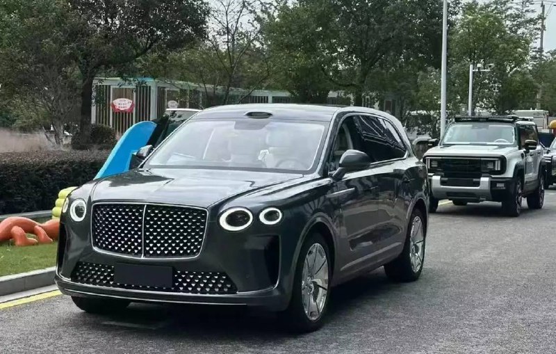 Китайский внедорожник, напоминающий Bentley, вызывает интерес к новым автопроектам Dreame Китайский внедорожник, напоминающий Bentley, вызывает интерес к новым автопроектам Dreame