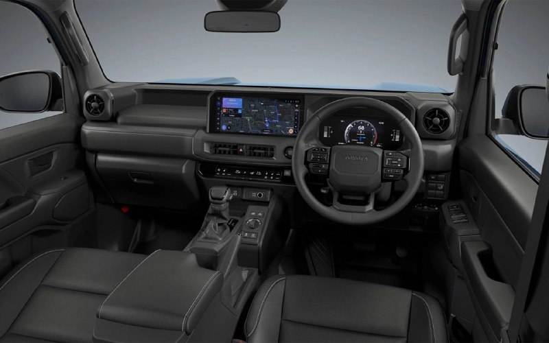 Toyota представила «маленький» Land CruiserНовинка напоминает «большой» Land Cruiser Prado, у них много общих черт, особенно они похожи по форме.