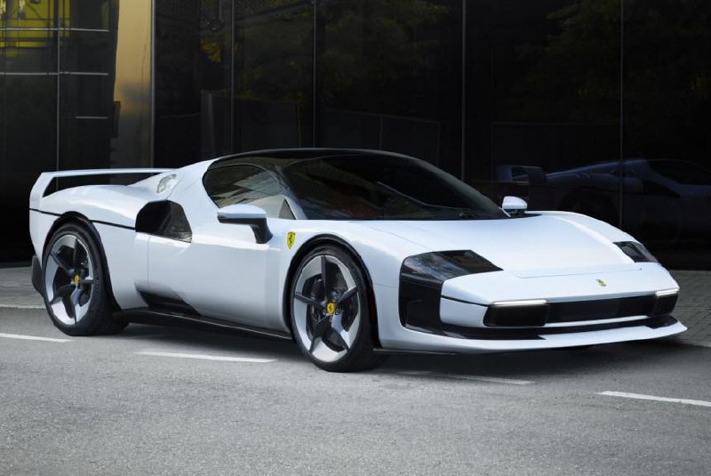 Классика и современность: отмечают юбилей Ferrari F40 с новым купе Классика и современность: отмечают юбилей Ferrari F40 с новым купе