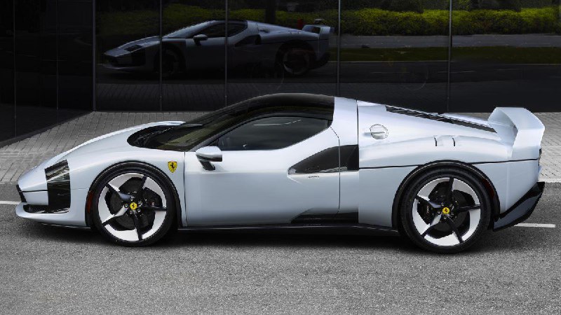 Классика и современность: отмечают юбилей Ferrari F40 с новым купе Классика и современность: отмечают юбилей Ferrari F40 с новым купе