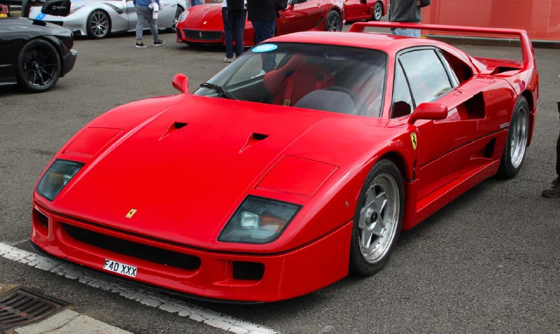 Классика и современность: отмечают юбилей Ferrari F40 с новым купе Классика и современность: отмечают юбилей Ferrari F40 с новым купе