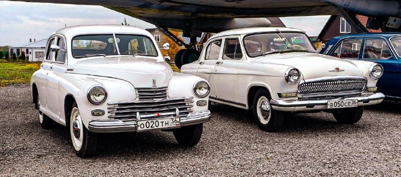 Ретроспектива советской автотехники и авиации у Воронежа