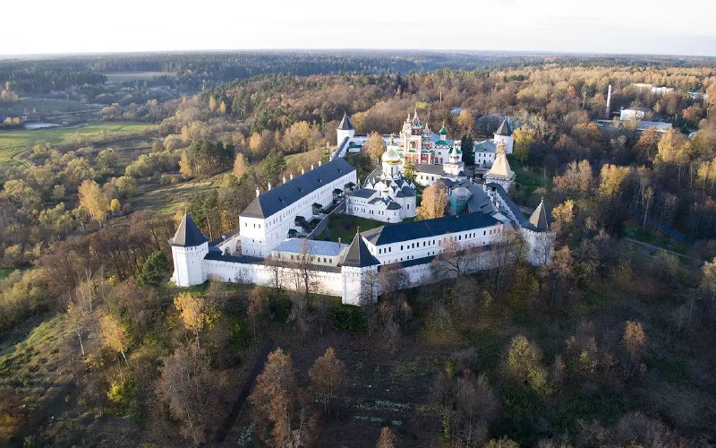 Путешествие в Звенигород: достопримечательности и исторические артефакты Путешествие в Звенигород: достопримечательности и исторические артефакты