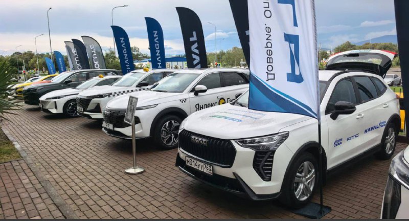 Новый гибридный кроссовер Haval Jolion с возможностью работы на газе и бензине представлен на выставке
