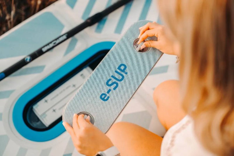 BMW представила экологичный электрический SUP-борд совместно с SipaBoards BMW представила экологичный электрический SUP-борд совместно с SipaBoards