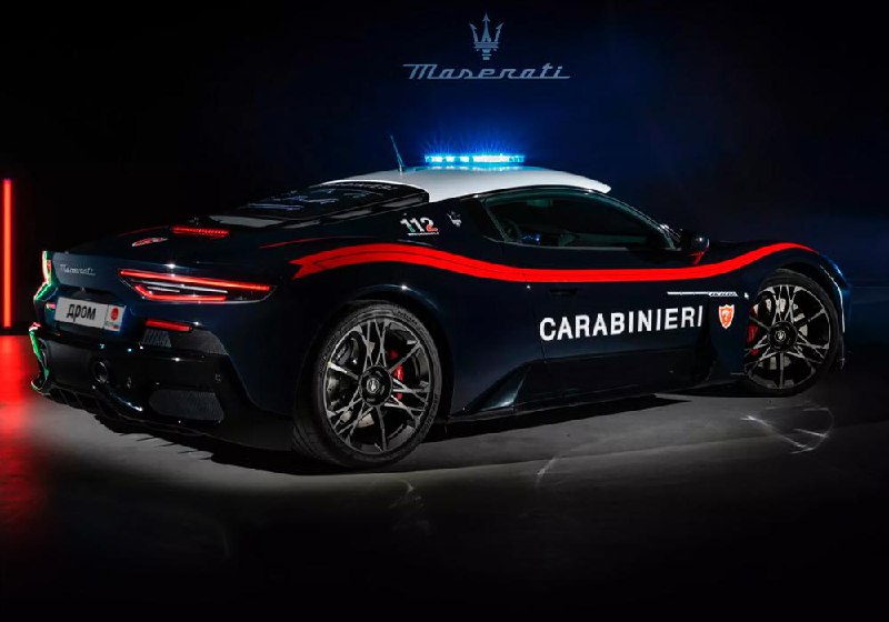 В Италии представили уникальную полицейскую машину Maserati MCPura для ускоренной транспортировки органов