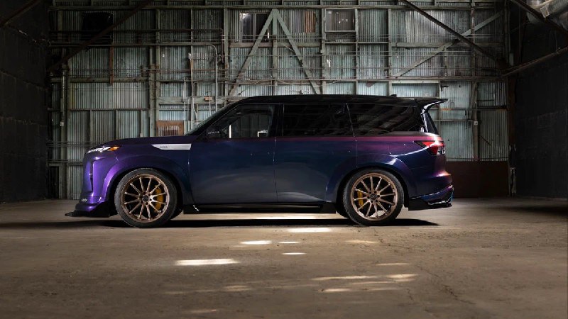 Infiniti QX80 получил мотор от Nissan GT-R мощностью 1000 л.с.Специальная модификация внедорожника была подготовлена для участия в выставке тюнинга SEMA.