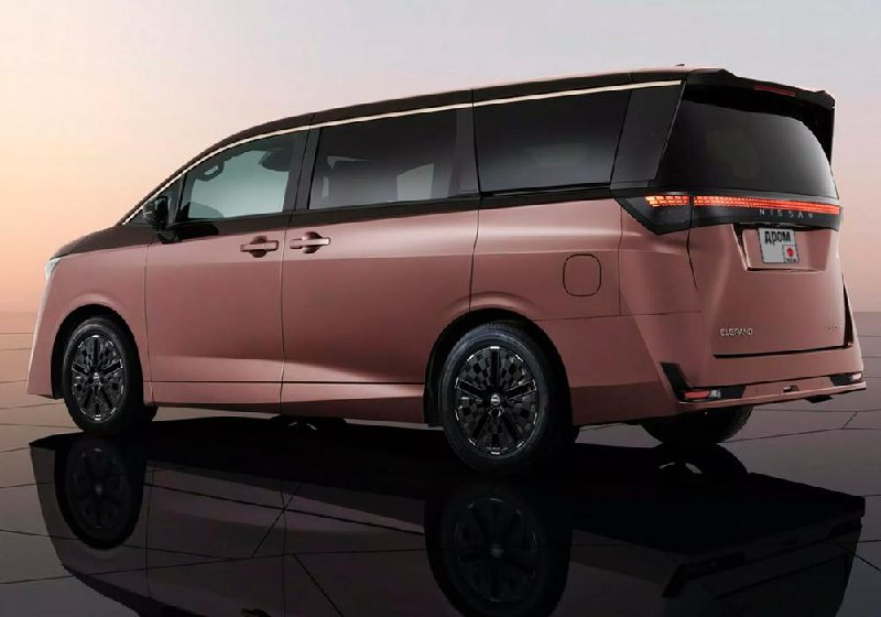 Представлен новый Nissan Elgrand с гибридной системой и современными технологиями