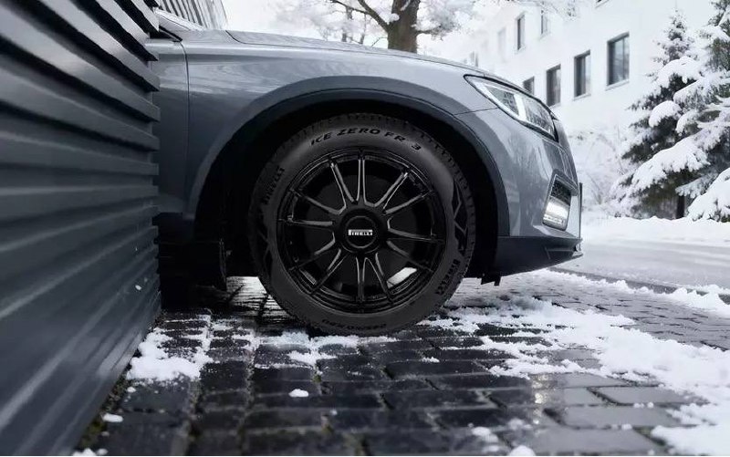 Новые зимние шины Pirelli Ice Zero FR 3 повышают безопасность на льду и снегу Новые зимние шины Pirelli Ice Zero FR 3 повышают безопасность на льду и снегу