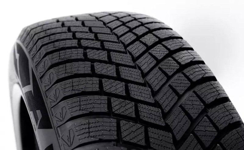 Новые зимние шины Pirelli Ice Zero FR 3 повышают безопасность на льду и снегу Новые зимние шины Pirelli Ice Zero FR 3 повышают безопасность на льду и снегу