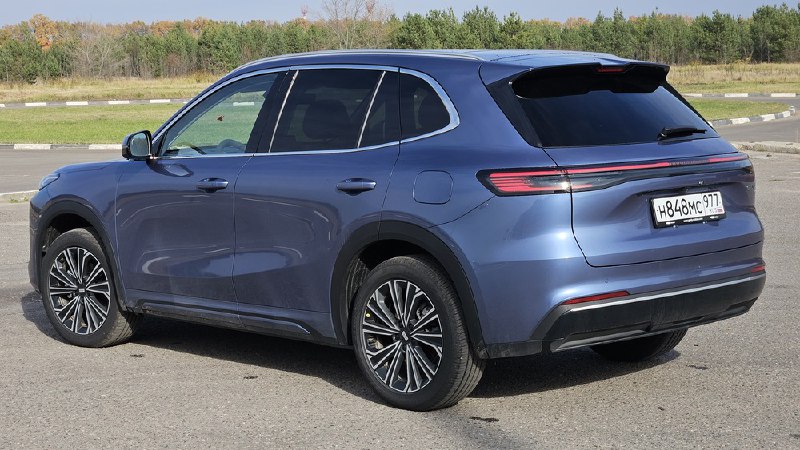 Обзор нового гибридного кроссовера Geely EX5 EM-i: преимущества и особенности Обзор нового гибридного кроссовера Geely EX5 EM-i: преимущества и особенности