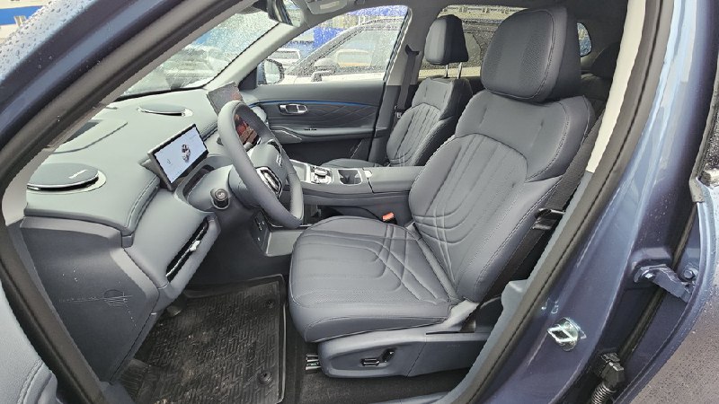 Обзор нового гибридного кроссовера Geely EX5 EM-i: преимущества и особенности Обзор нового гибридного кроссовера Geely EX5 EM-i: преимущества и особенности