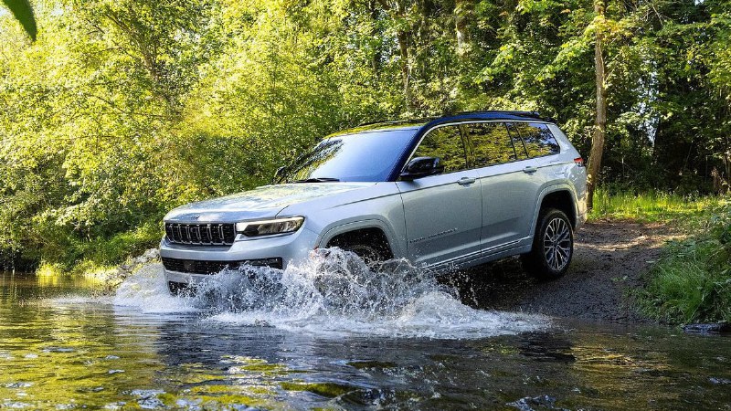 Обновлённый Jeep Grand Cherokee: новый мощный двигатель и современные технологии