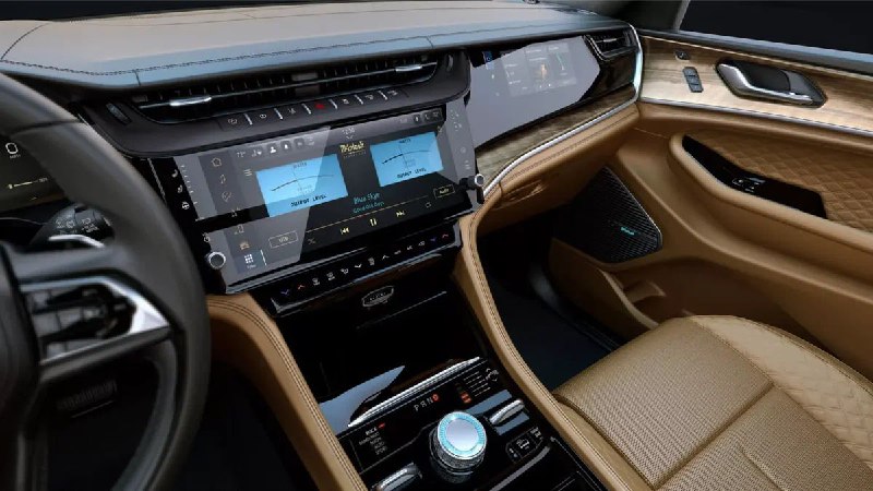 Обновлённый Jeep Grand Cherokee: новый мощный двигатель и современные технологии