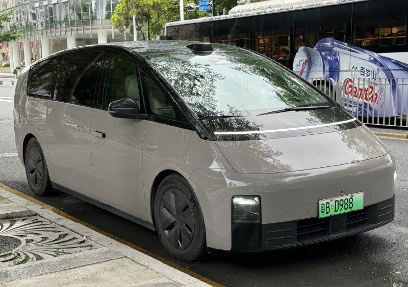 Li Auto выполняет массовый отзыв минивэнов Li Mega 2024 года из-за возможных проблем с системой охлаждения