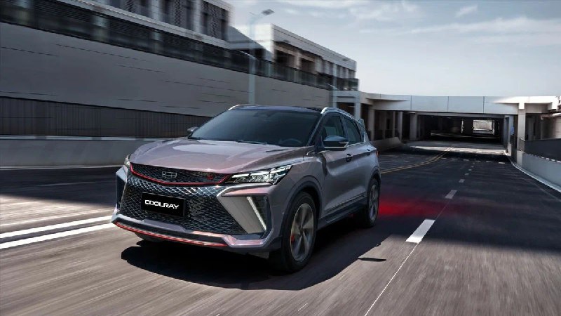 Geely остановила поставки новых моделей в Россию из-за запасов прошлых годов