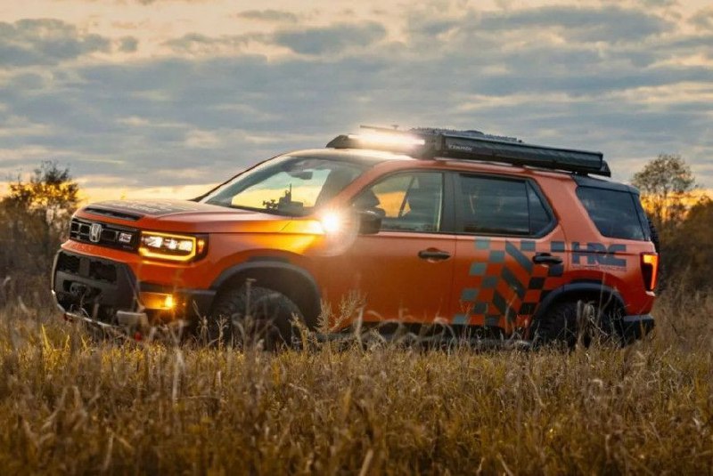 Показаны внедорожная Honda Passport HRC и раллийный Civic Type RГод назад дебютировал кроссовер Honda Passport четвертого поколения, который изначально подготовлен к вылазкам на бездорожье лучше большинства паркетников, особенно в версии TrailSport.