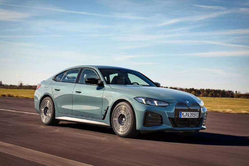 Обновлённый электроседан BMW i4 M60 стал быстрее и эффективнее