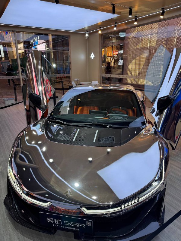Редкая лимитированная модель гиперкара GAC Aion Hyptec SSR заметна в Пекине Редкая лимитированная модель гиперкара GAC Aion Hyptec SSR заметна в Пекине
