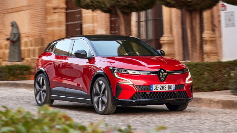 Renault планирует вернуть бензиновые и гибридные двигатели в новые версии Megane и Scenic