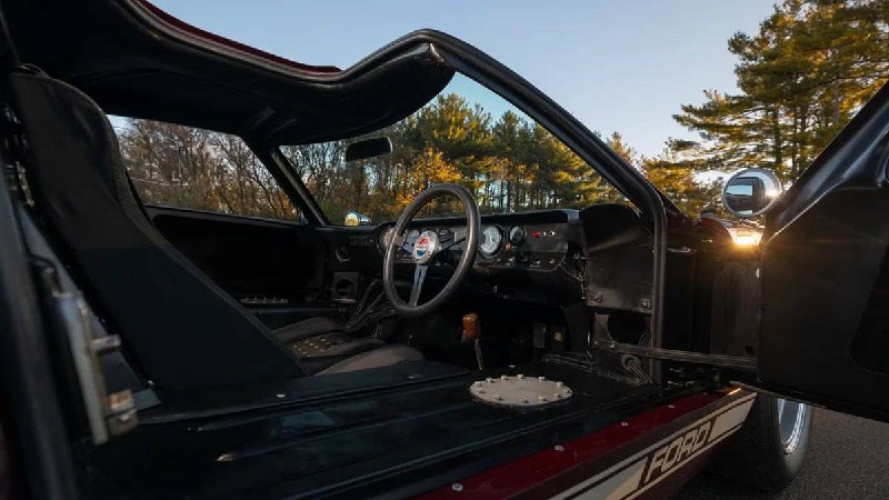 Редкий Ford GT40 MkI с историей принадлежности к Кэрроллу Шелби выставят на аукцион Редкий Ford GT40 MkI с историей принадлежности к Кэрроллу Шелби выставят на аукцион