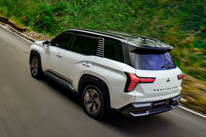 Mitsubishi Destinator выходит на международный рынок с семиместным SUV Mitsubishi Destinator выходит на международный рынок с семиместным SUV