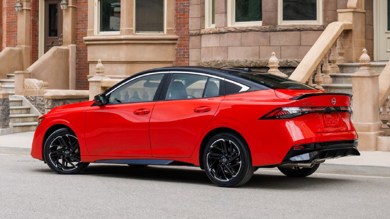 Обновлённая Nissan Sentra: нововведения внешности и интерьера Обновлённая Nissan Sentra: нововведения внешности и интерьера