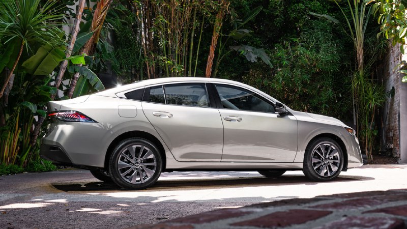 Обновлённая Nissan Sentra: нововведения внешности и интерьера Обновлённая Nissan Sentra: нововведения внешности и интерьера
