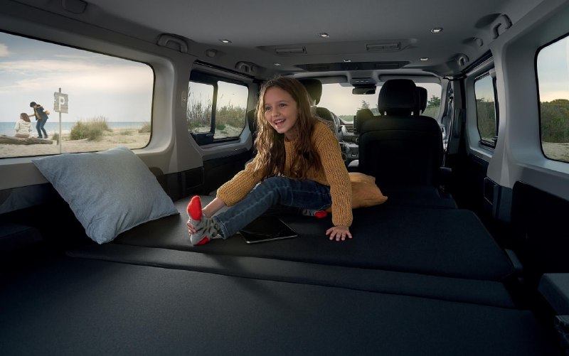 Renault Trafic Escapade: Компактный дом на колесах для двоих Renault Trafic Escapade: Компактный дом на колесах для двоих