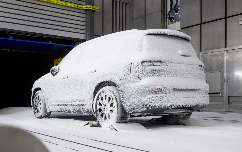 Mercedes-Benz анонсировал новый GLBКомпания Mercedes-Benz опубликовала новые фото GLB второго поколения, мировая премьера которого состоится 8 декабря 2025 года в Австралии.